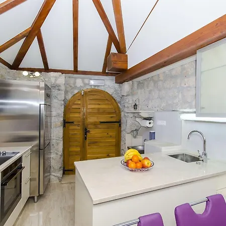Villa Strnj *