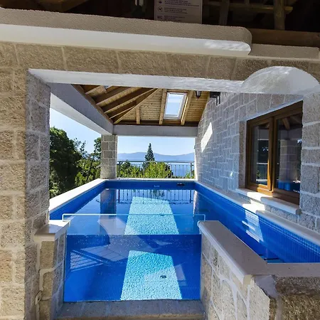 Strnj Villa *