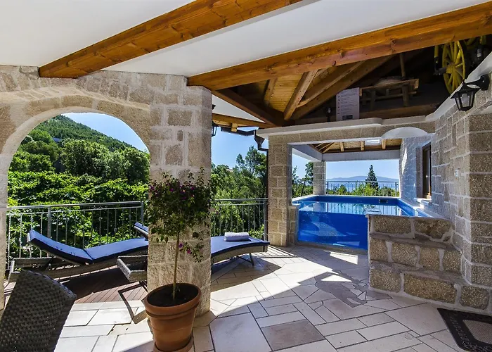 Strnj Villa Zivogosce