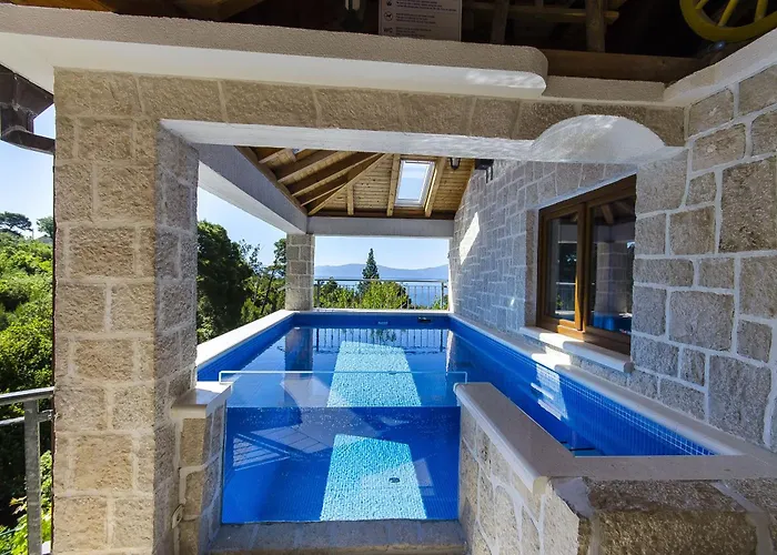 Strnj Villa *